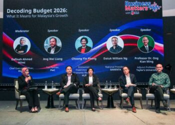 CHOONG Yin Pheng (tengah) dalam meja bulat pasca Belanjawan 2026 di Damansara, Kuala Lumpur hari ini.