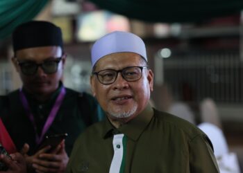 MOHD. Amar Nik Abdullah semasa ditemui pemberita selepas Ceramah Perdana Sempena 70 Tahun Pas di Kota Bharu, Kelantan malam tadi-UTUSAN/KAMARUL BISMI KAMARUZAMAN.