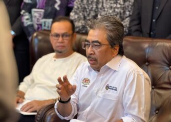 JOHARI Abdul Ghani pada sidang akhbar selepas Konvensyen Pembaharuan Semula Bandar di Pusat Dagangan Dunia, Kuala Lumpur hari ini.