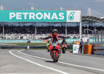 PELUMBA Honda HRC Castrol, Joan Mir memenangi tempat ketiga perlumbaan Kejuaraan Motosikal Dunia (MotoGP) Malaysia 2025 di Petronas Litar Antarabangsa Sepang.-UTUSAN/FARIZ RUSADIO