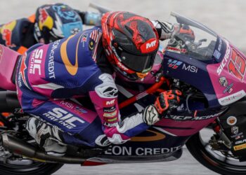 AKSI pelumba AEON CREDIT SIC Racing MSI, Hakim Danish pada sesi latihan Moto3 Kejuaraan Motosikal Dunia (MotoGP) Malaysia 2025 di Petronas Litar Antarabangsa Sepang, semalam.