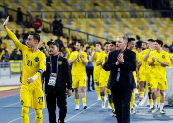 PEMAIN Malaysia pada perlawanan Kelayakan Piala Asia 2027 menentang Laos, di Stadium Nasional Bukit Jalil, di sini hari ini. Gambar: SHIDDIEQIIN ZON