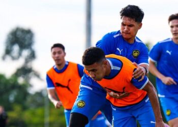 Pemain Harimau Malaya berlatih di Vientiane, semalam sebagai persiapan akhir menentang Laos dalam aksi Kelayakan Piala Asia 2027 hari ini. - IHSAN MALAYSIA NT