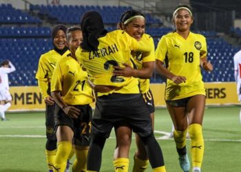 Skuad remaja kebangsaan meraikan kejayaan menewaskan Tajikistan 2-0 dalam Kelayakan Piala Asia Wanita B-17 2026 di Dushanbe, Tajikistan, semalam. - IHSAN FAM
