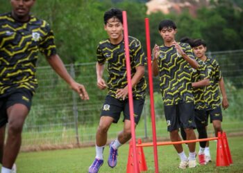 PEMAIN Perak menjalani latihan menjelang perlawanan Liga A1 Semi-Pro 2025-2026 menentang Manjung FC di Kompleks Bolasepak Perak di Chepor, Ipoh esok. - UTUSAN/GAMBAR PERAK FA