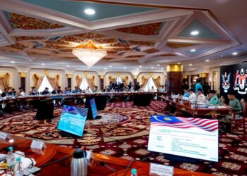 PERDANA Menteri, Datuk Seri Anwar Ibrahim mempengerusikan Mesyuarat Majlis Tindakan Pelaksanaan Perjanjian Malaysia 1963 (MA63) di Dewan Undangan Negeri (DUN) Sarawak di Petra Jaya pada 20 Januari 2023.