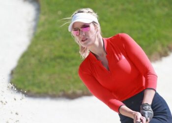 Paige Spiranac pemain golf wanita yang berpengaruh di Amerika Syarikat. - AFP