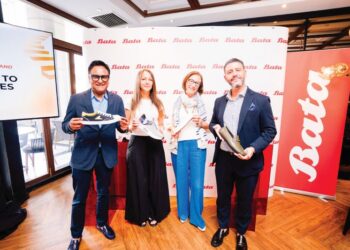RABI Hasnabi (kanan) bersama Christine Bata (dua kanan) semasa sambutan ulang tahun ke-131 Bata di peringkat global dan ke-95 di Malaysia.