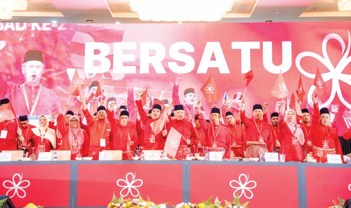 Bersatu di ambang perpecahan?