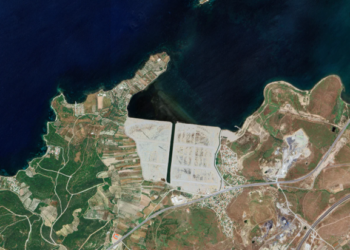 Analisis imej satelit di seluruh United Kingdom (UK) dan tanah besar Eropah dalam tempoh lima tahun mendedahkan betapa pantas tanah hijau bertukar menjadi kawasan berturap. - AGENSI