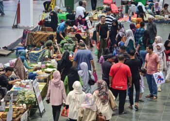 KERAJAAN perlu membantu peniaga kecil dan sederhana (PKS) dalam Belanjawan 2026.-GAMBAR HIASAN