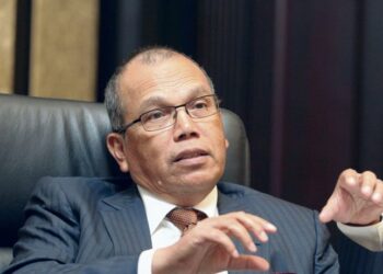 Tun Md Raus Sharif akan mengetuai jawatankuasa bebas menyiasat dokumentasi tujuh pemain warisan Harimau Malaya. - UTUSAN