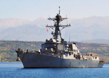 Amerika Syarikat menggerakkan kapal perangnya USS Gravely ke Trinidad dan Tobago untuk menjalani latihan berhampiran Venezuela. - AFP