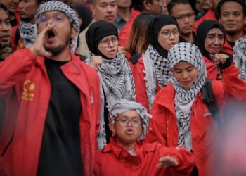 KITA patut berbangga dengan 34 sukarelawan Malaysia yang menyertai misi Global Sumud Flotilla kerana mereka membuktikan keberanian 
serta keutuhan semangat kemanusiaan negara.