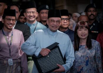 BELANJAWAN dipengaruhi bukan hanya  hasil dan perbelanjaan tetapi juga oleh faktor geopolitik, harga komoditi, perdagangan dan rantaian bekalan.