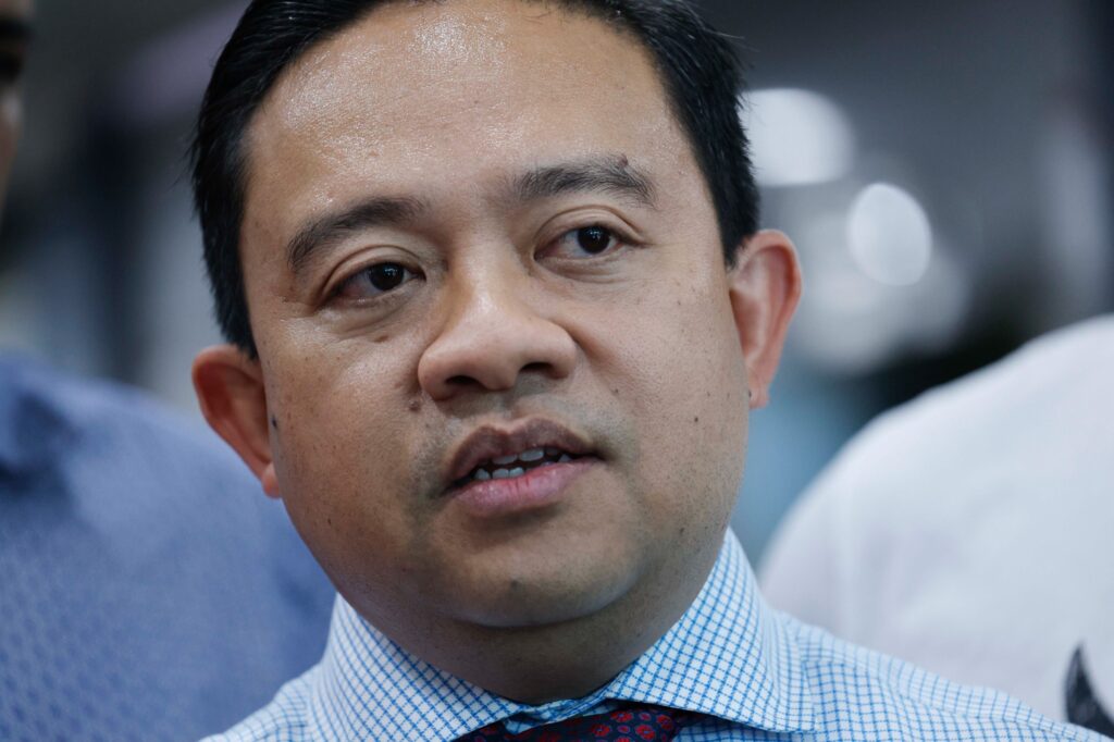 Bersatu pecat lima pemimpin termasuk Wan Saiful