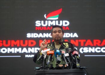 AHMAD Sani Araby Al-Kahery ketika siffanh akhbar di Pusat Gerakan Sumud Nusantara (SNCC) Sepang. - UTUSAN/FAISOL MUSTAFA