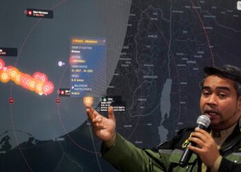 SANI Araby Abdul ketika sidang akhbar di Pusat Gerakan Sumud Nusantara (SNCC) di Sepang. - UTUSAN/ FAISOL MUSTAFA