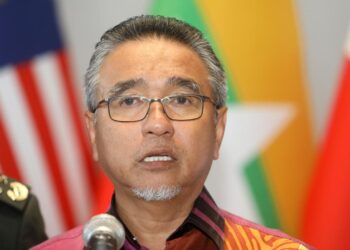 ADLY Zahari Ketika sidang akhbar penutupan rasmi program Perkhidmatan Digital Siber, Pertahanan dan Keselamatan Asia (CyberDSA), di Pusat Pameran dan Perdagangan Antarabangsa (MITEC) di sini, hari ini.