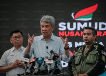 MOHAMAD HASAN ketika sidang akhbar di SNCC, Sepang. - UTUSAN/FAIZ ALIF ZUBIR