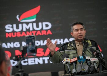 SANI Araby Abdul Alim Araby ketika sidang akhbar terkini mengenai situasi GSF di SNCC, Sepang. - UTUSAN/FAIZ ALIF ZUBIR