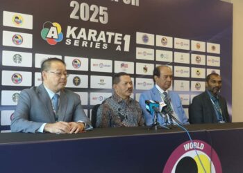 NUR Azmi Ahmad pada sidang akhbar selepas Majlis Pembukaan Kejohanan WKF Karate 1-Series A Kuala Lumpur 2025 di N9 Arena, Nilai, Seremban hari ini. - UTUSAN/NUR SHARIEZA ISMAIL.