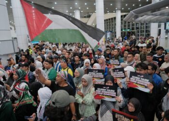 Balai Ketibaan KLIA Terminal 1 terkawal bagi menyambut 23 aktivis Malaysia yang menyertai GSF. - UTUSAN/FAIZ ALIF ZUBIR