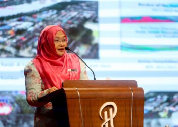 NOR Yahati Awang semasa menyampaikan ucapan perasmian Forum Iklim Kebangsaan 2025 dan Kesiapsiagaan Bencana di Kota Bharu, Kelantan hari ini-UTUSAN/KAMARUL BISMI KAMARUZAMAN.