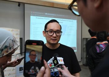 SHAMIL Mohd. Alauddin ketika ditemui pemberita selepas sidang akhbar khas FFC-TMTG di Ibu Pejabat MyCare, di sini hari ini.