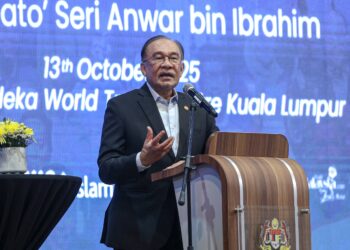 Perdana Menteri, Datuk Seri Anwar Ibrahim berucap pada Penutupan Program Sidang Kemuncak Antarabangsa Pemimpin Muda Masa Hadapan 2025 di Pusat Dagangan Dunia Kuala Lumpur (WTCKL) di sini hari ini.