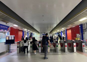 Keadaan di Stesen LRT Taman Jaya selepas gangguan bekalan elektrik dipulihkan.