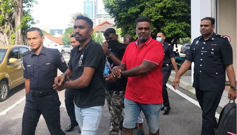 Rompakan berkumpulan: Penganggur, penarik kereta mengaku tak bersalah