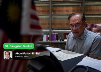ANWAR Ibrahim ketika mendapatkan perkembangan Pelan Damai Gaza daripada Presiden Mesir, Abdel Fattah El-Sisi. - FB ANWAR IBRAHIM