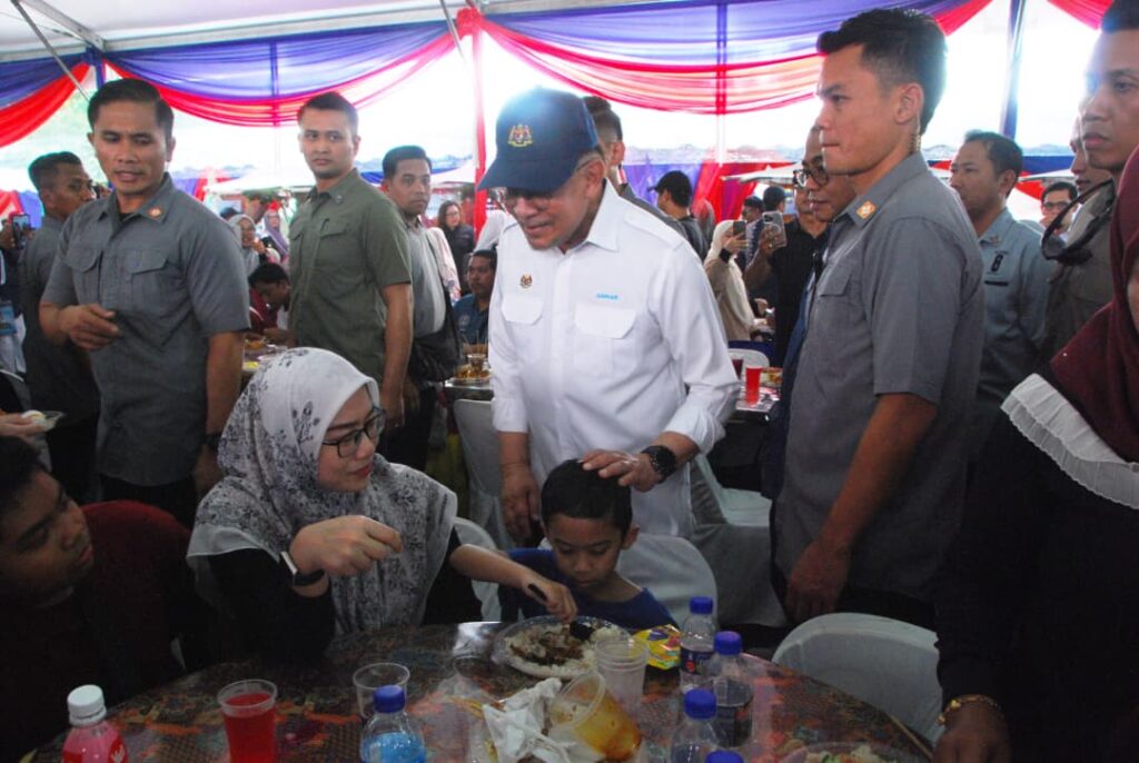 Silap besar jika leka dengan kesiapsiagaan pertahanan – PM 1 WhatsApp Image 2025 10 19 at 15.34.46 ca1743fc