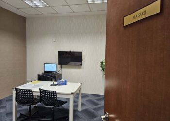 BILIK saksi kanak-kanak ini dibuat berasingan supa membolehkan mereka memberikan keterangan secara lebih tenang tanpa sebarang tekanan.