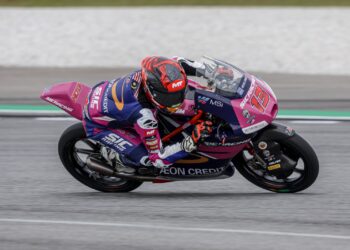 AKSI Pelumba AEON CREDIT SIC Racing MSI, Hakim Danish pada sesi latihan Moto3 Kejuaraan Motosikal Dunia (MotoGP) Malaysia 2025 di Petronas Litar Antarabangsa Sepang di sini hari ini. GAMBAR: FARIZ RUSADIO