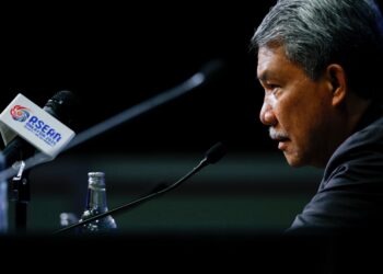 MOHAMAD Hasan ketika sidang akhbar pada Sidang Kemuncak ASEAN Ke-47, di Pusat Konvensyen Kuala Lumpur.-UTUSAN/SHIDDIEQIIN ZON