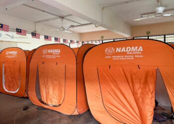 PENGGUNAAN bilik darjah sebagai lokasi untuk menempatkan mangsa banjir di PPS menyebabkan tiga buah sekolah di Pulau Pinang terpaksa menjalani sesi PdPR selama dua hari bermula esok.-GAMBAR HIASAN