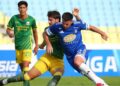 PEMAIN Sabah FC, Ajdin Mujagic (kanan) cuba melepasi kawalan seorang pemain Imigresen FC dalam aksi Liga Super yang berlangsung di Stadium Batu Kawan, Pulau Pinang hari ini.-GAMBAR/MALAYSIAN FOOTBALL LEAGUE