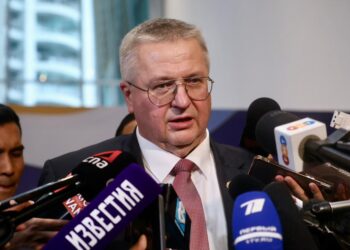 ALEXEY Overchuk pada sidang akhbar Sidang Kemuncak ASEAN ke-47 di Pusat Konvensyen Kuala Lumpur (KLCC) hari ini.-UTUSAN/ISKANDAR ISHAK