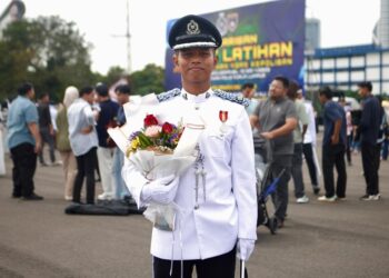 NUR Azmi Nordin ketika ditemui selepas Istiadat Perbarisan Tamat Latihan Program Latihan Asas Kepolisan Inspektor Percubaan di Pusat Latihan Polis Kuala Lumpur (Pulapol), di sini hari ini.