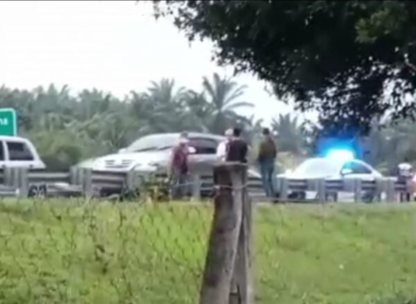 PATI rempuh polis