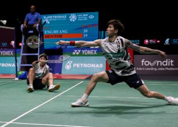 Chen Tang Jie-Toh Ee Wei mara ke separuh akhir Terbuka Denmark selepas menewaskan gandingan profesional negara, Goh Soon Huat-Shevon Lai 21-17, 21-11 hari ini.