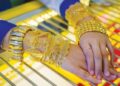 HARGA emas global jatuh mendadak sebanyak 5.3 peratus kepada AS$4,125 seauns pada Selasa.