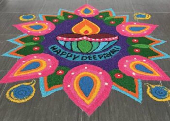 hiasan
kolam air tangan Kanaga dan adik-beradik yang banyak menghiasi hotel.