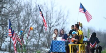 KOS melancong dalam negara lebih rendah kerana tidak melibatkan kos penerbangan antarabangsa atau pertukaran mata wang asing.