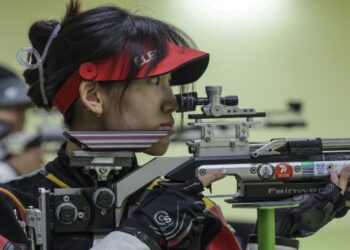 Gan Chen Jie berlatih di pusat latihan Majlis Sukan Negara (MSN) Nilai, sebagai persiapan bertanding di Sukan SEA Thailand 2025 pada Disember ini. - UTUSAN/AMIR KHALID