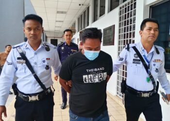 HADZARSHAH Abu Hassan Al Sha'ari didakwa di Mahkamah Majistret Taiping hari ini atas pertuduhan memandu di bawah pengaruh dadah hingga menyebabkan kematian seorang pelancong wanita warga Jepun, tahun lalu. - UTUSAN