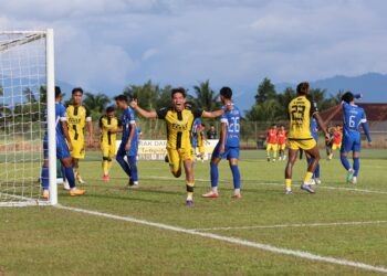PEMAIN Perak, Fadhil Azmi meraikan jaringan ketika menentang Manjung FC dalam perlawanan Liga A1 Semi-Pro 2025-2026 di Ipoh semalam.