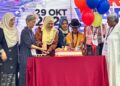 SALBIAH Mohamed (tiga dari kiri) merasmikan Majlis Sambutan Hari Warga Emas Peringkat Negeri Perak tahun 2025 di Rumah Seri Kenangan Seri Iskandar di Parit hari ini. -UTUSAN/LIYANA RAMLI